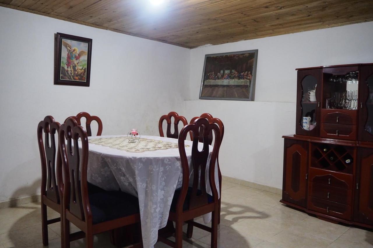 Hospedaje Bella Vista Mongui Ngoại thất bức ảnh